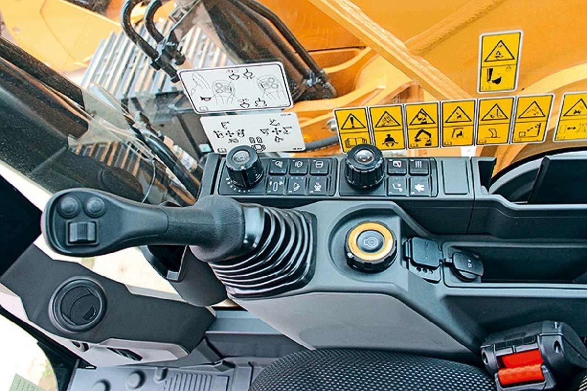 Кабина Cat 330d