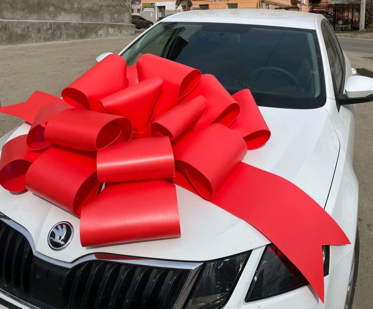 Авто с бантом