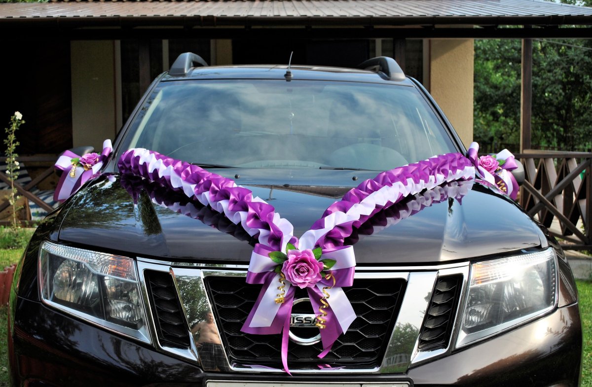 Украшения на свадебную машину из лент