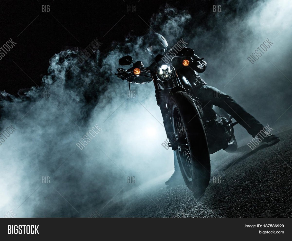 Байкер призрак