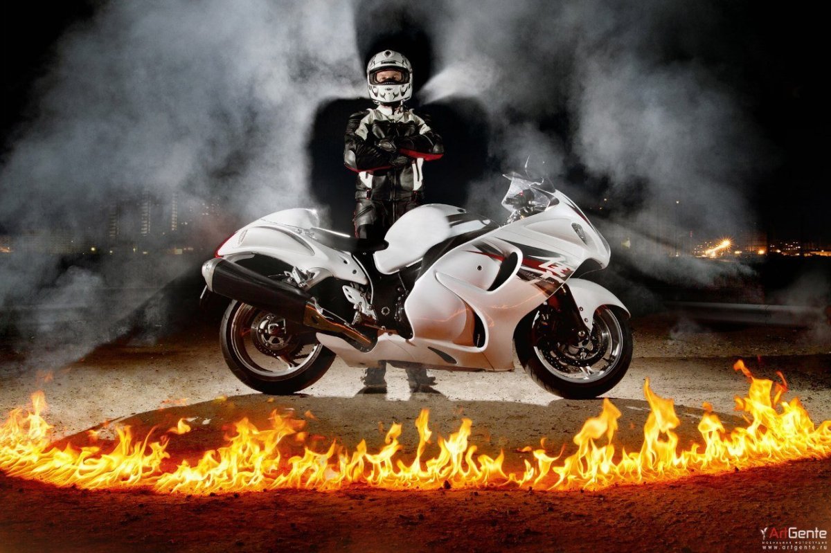 Мотоцикл в огне