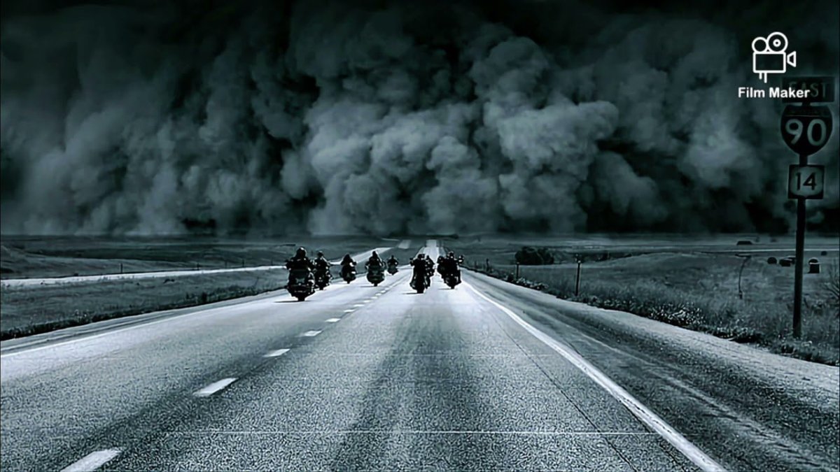 Мотоцикл на дороге