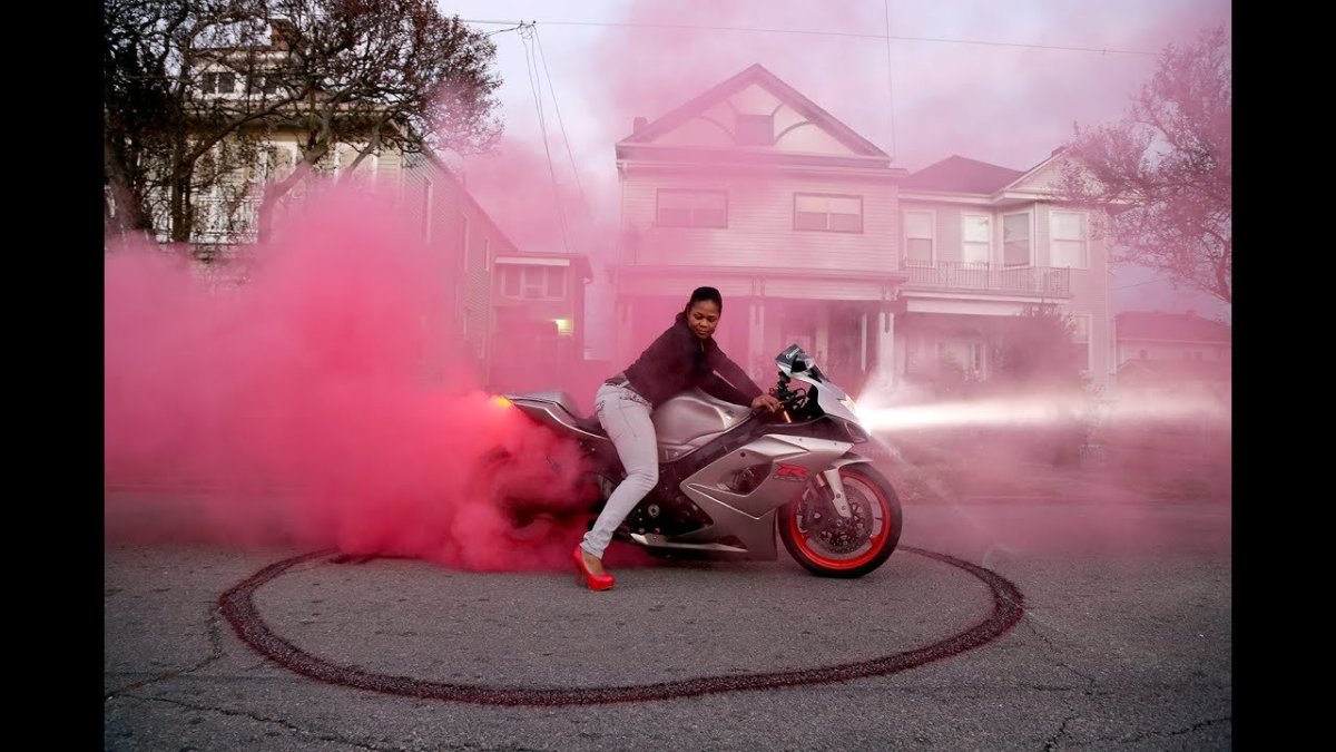 Розовый мотоцикл