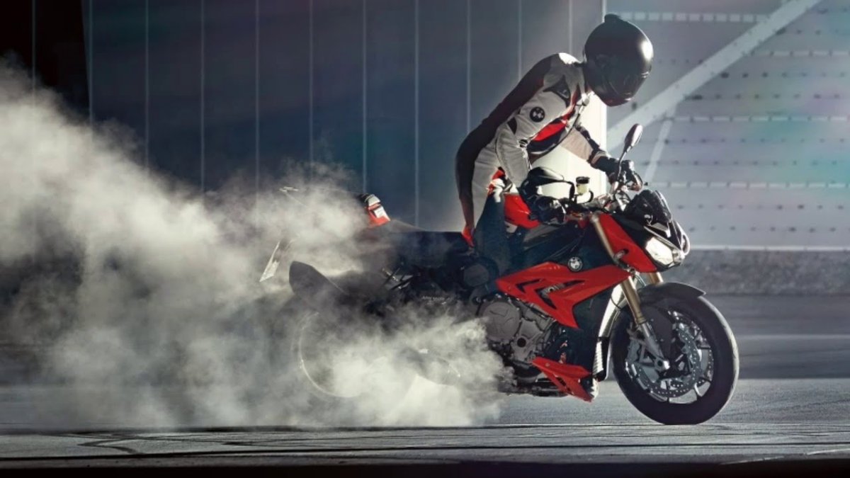 Мото БМВ s1000r