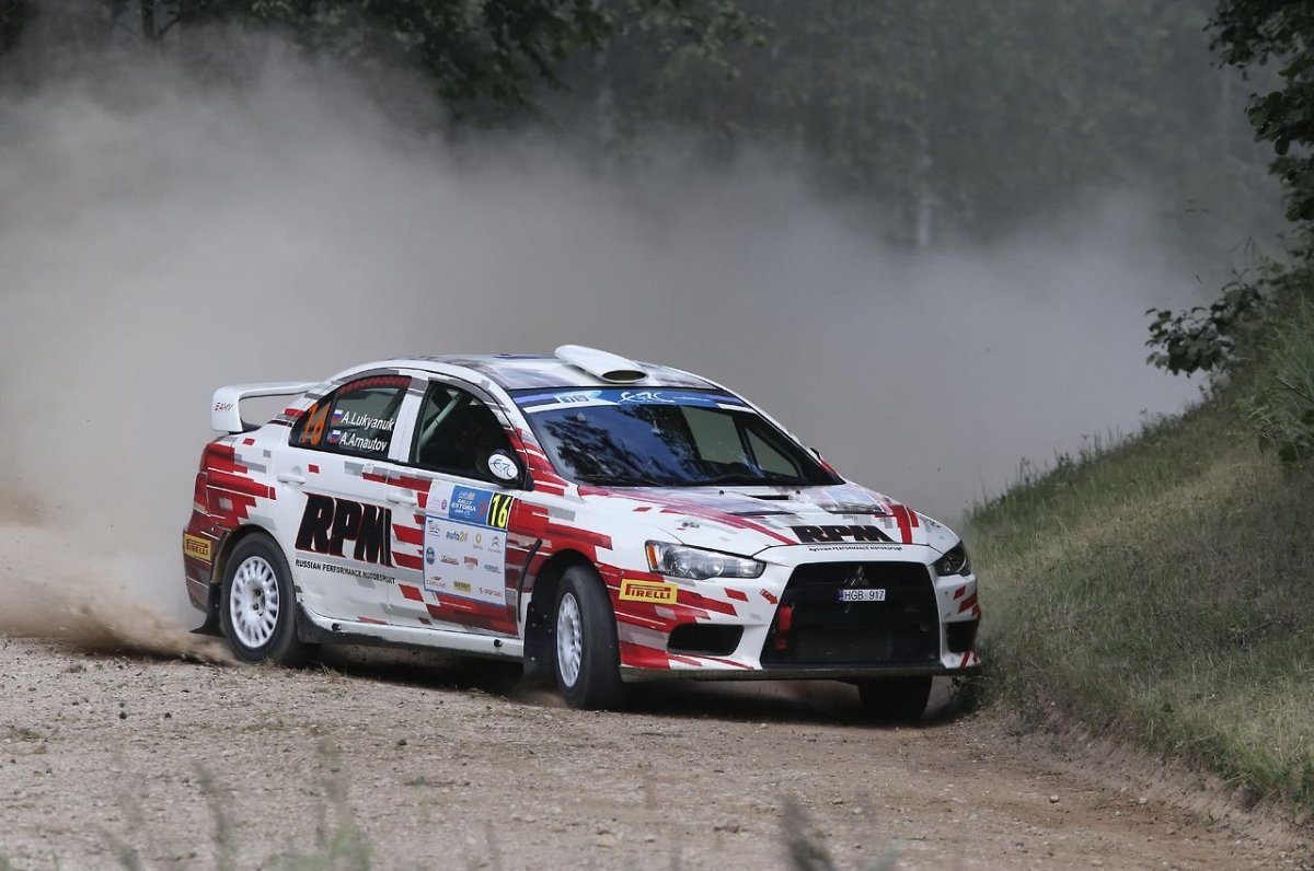 Mitsubishi Lancer Evolution 10 Rally