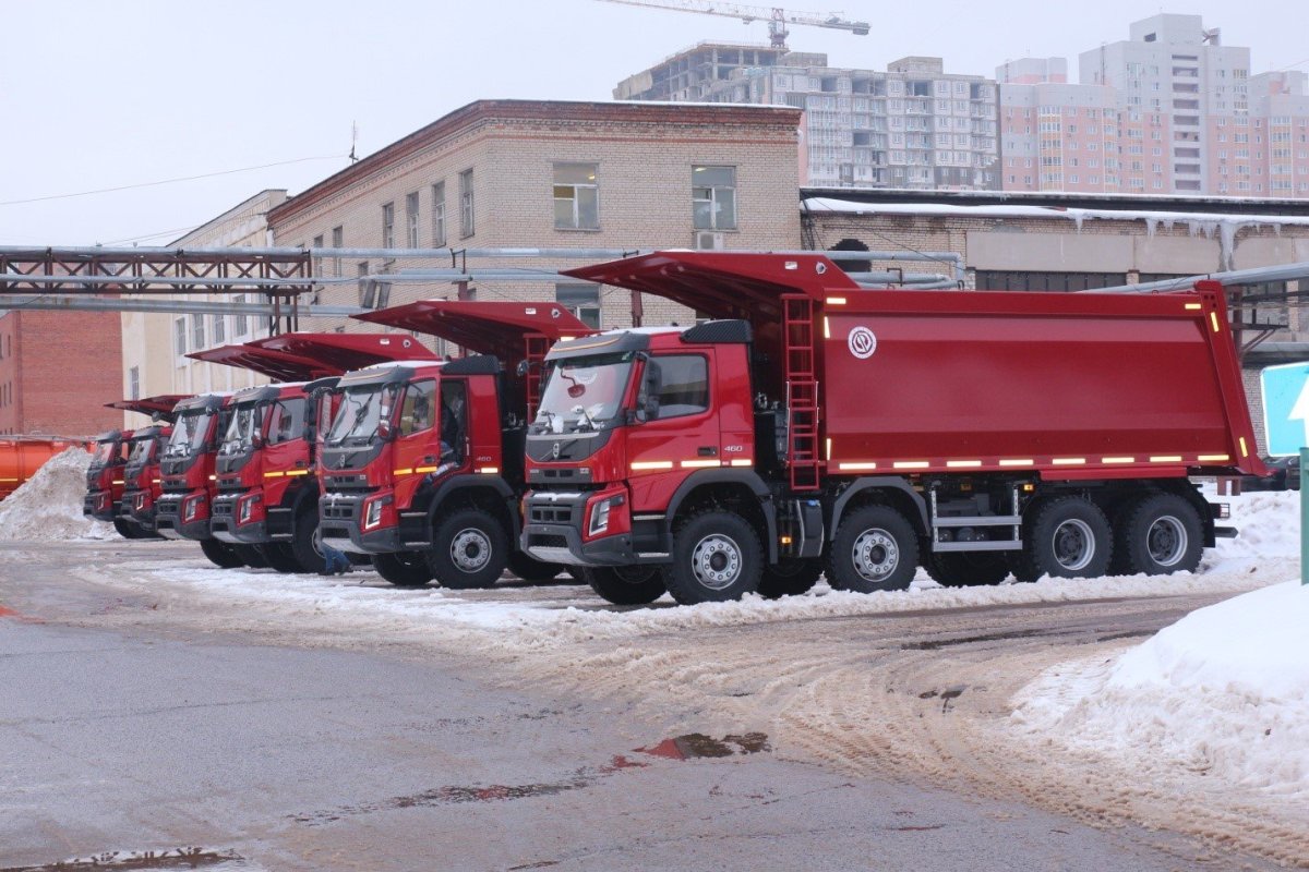 Вольво самосвал 8х4 углевоз