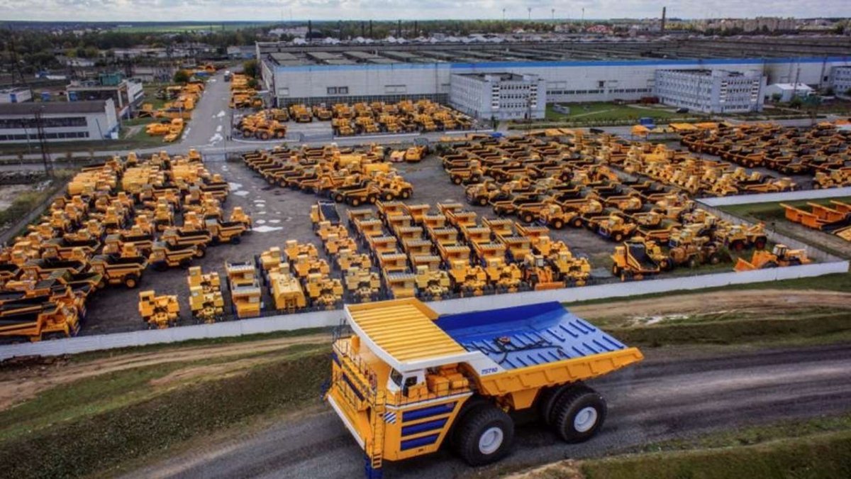 Завод БЕЛАЗ В Белоруссии