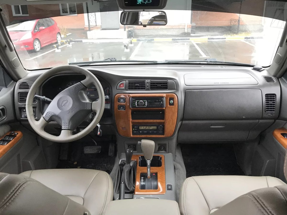 Nissan Patrol y61 салон