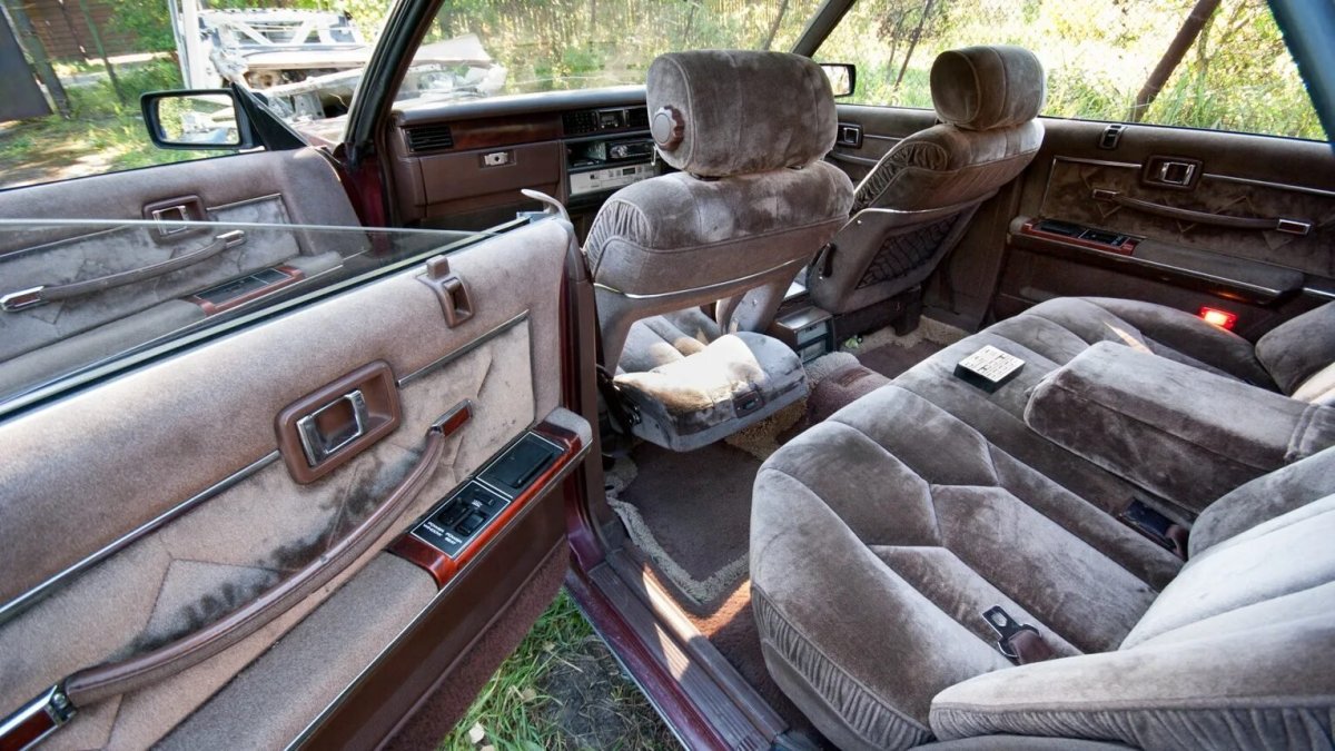 Nissan Cedric y30 Brougham