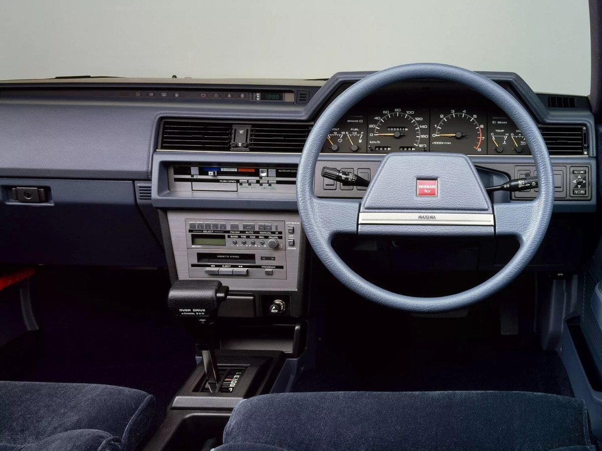 Nissan Bluebird maxima, 1986