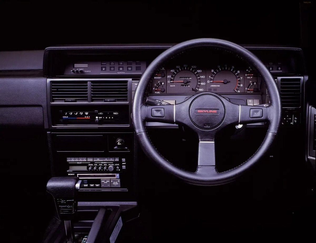 Nissan Skyline r31 салон
