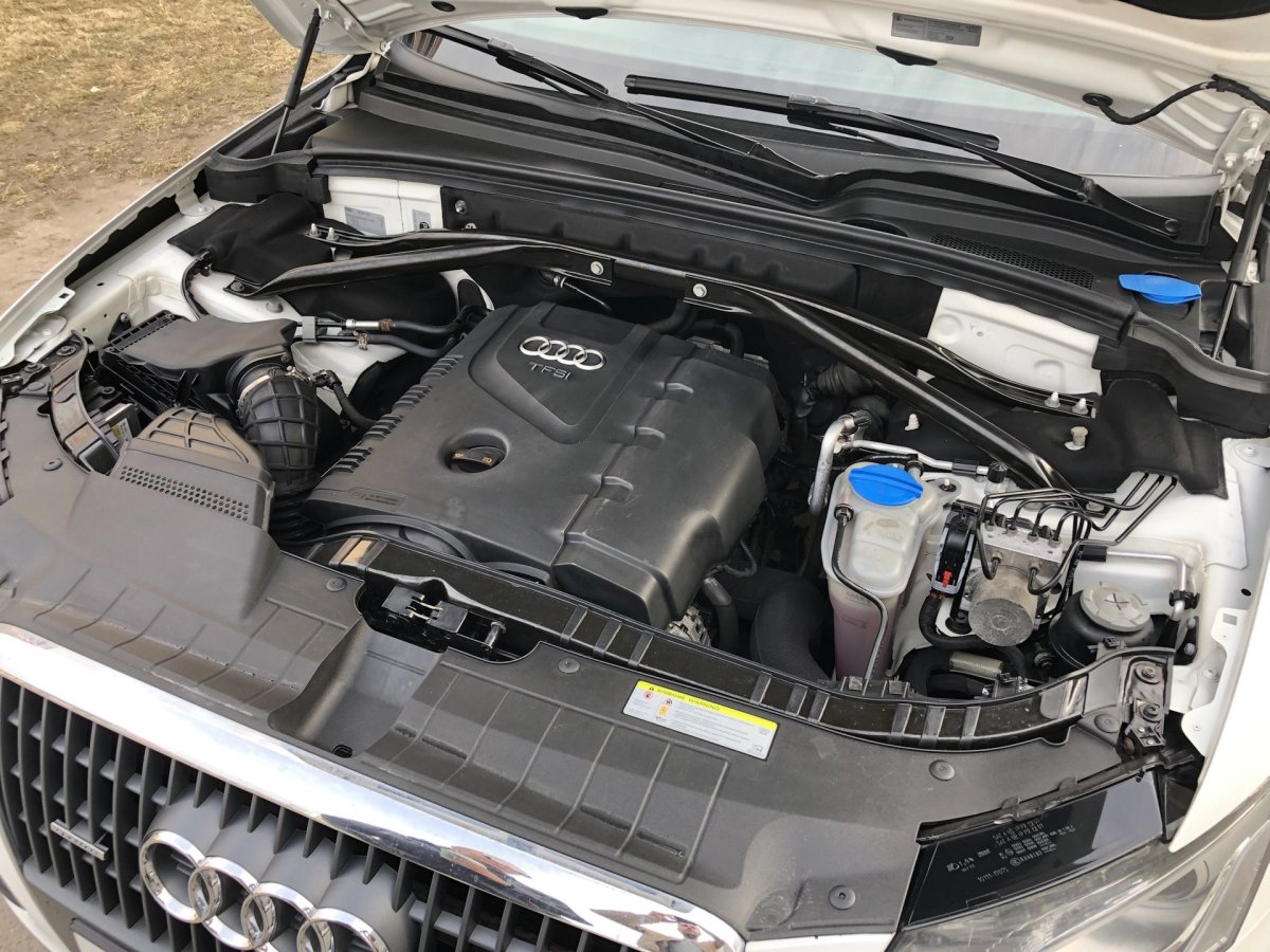 Подкапотка Audi q5