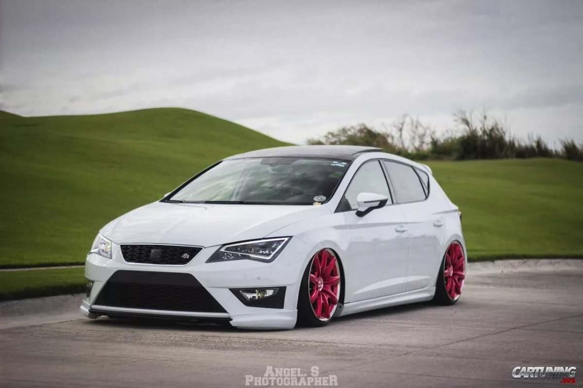 Seat Leon stance