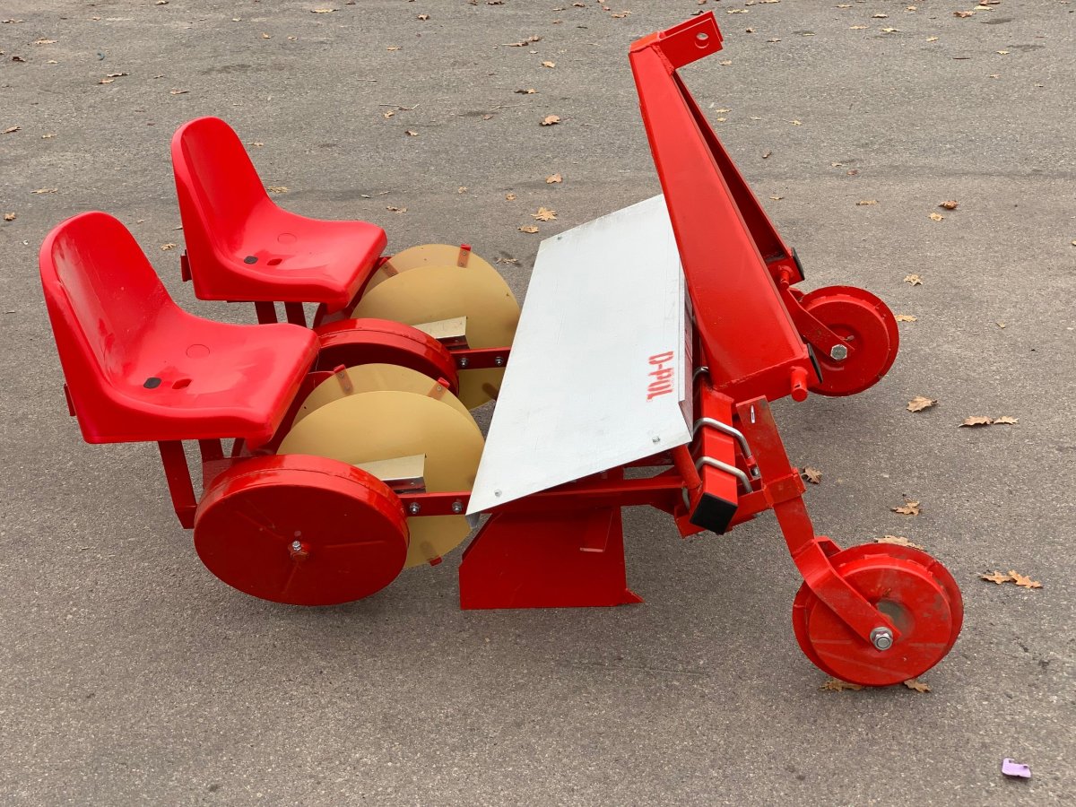 Рассадопосадочная машина для капусты 4-х рядная польская