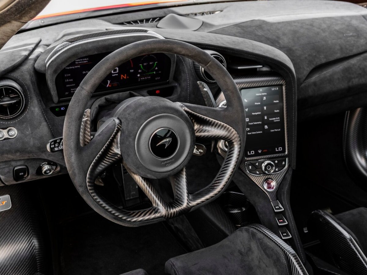 MCLAREN 765lt Interior