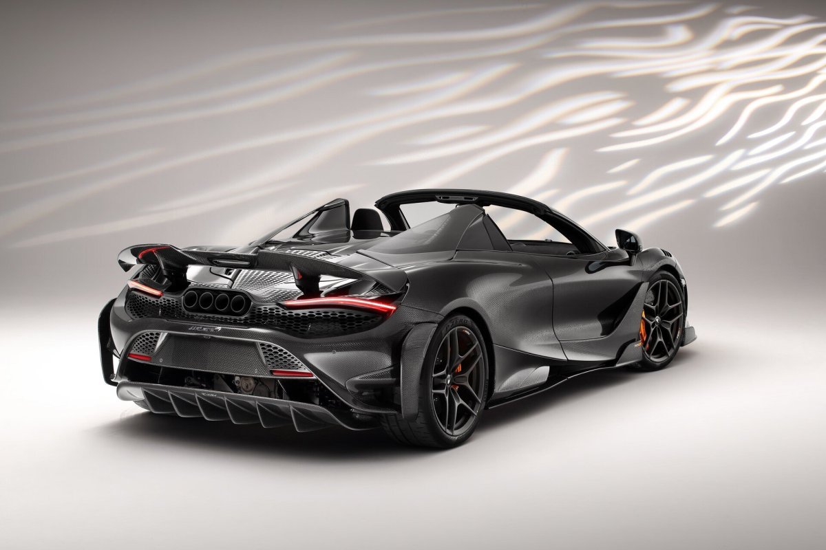 Макларен 765lt карбон