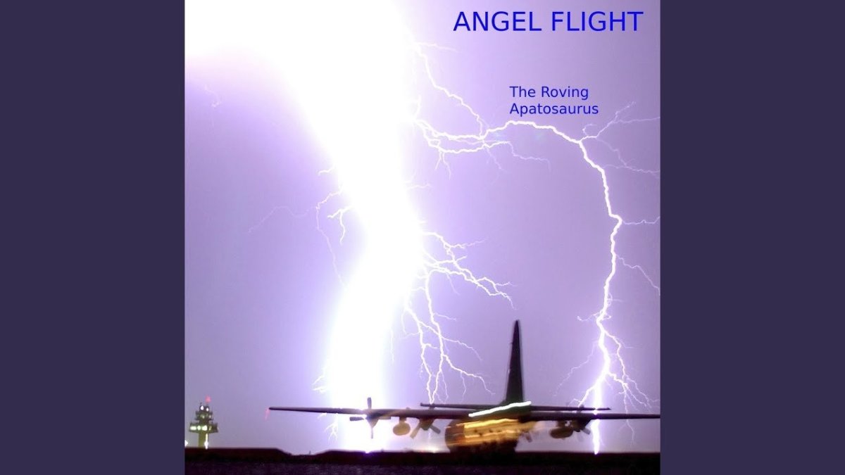 Удар молнии в самолет