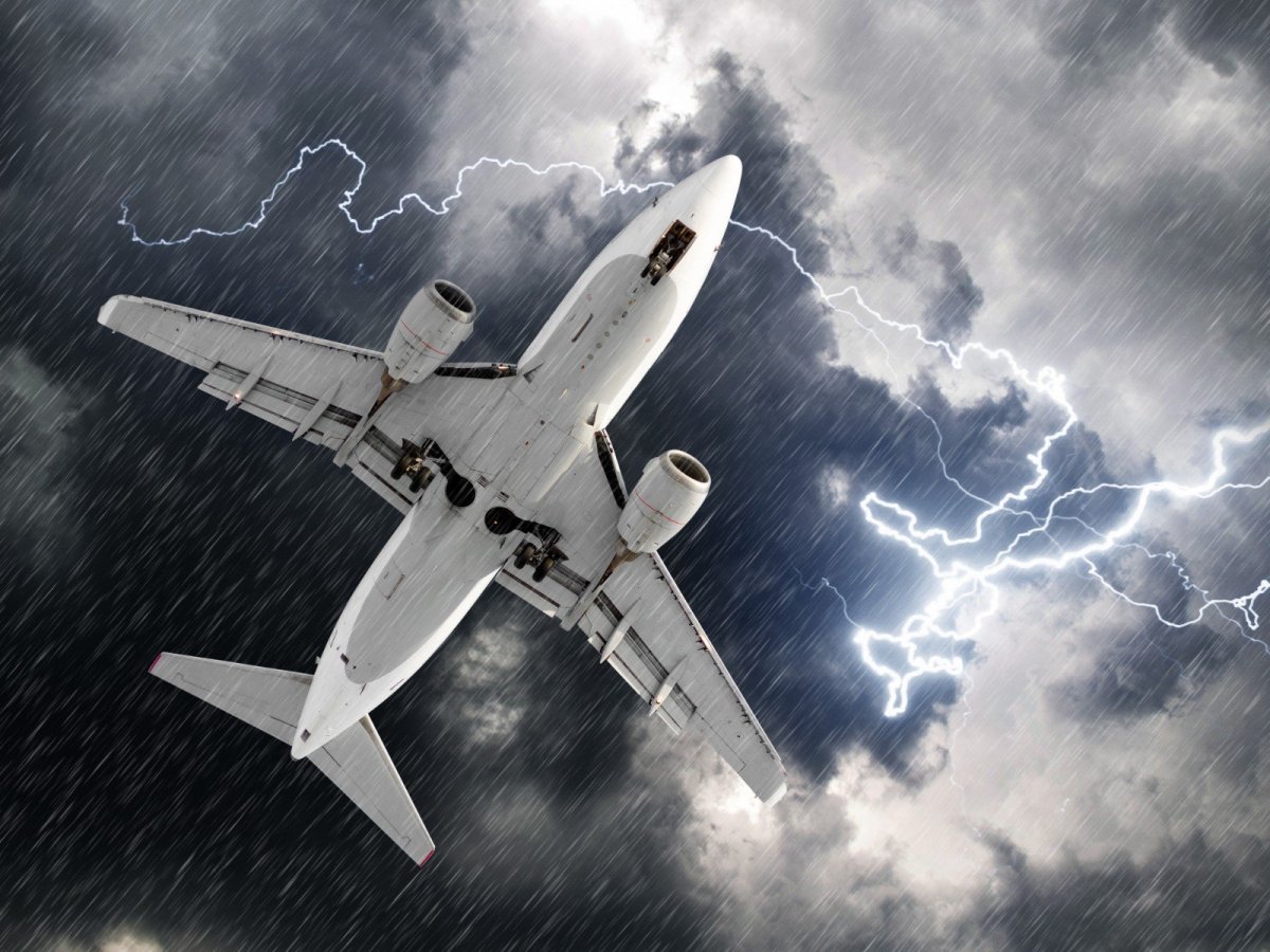 Молния инцидент