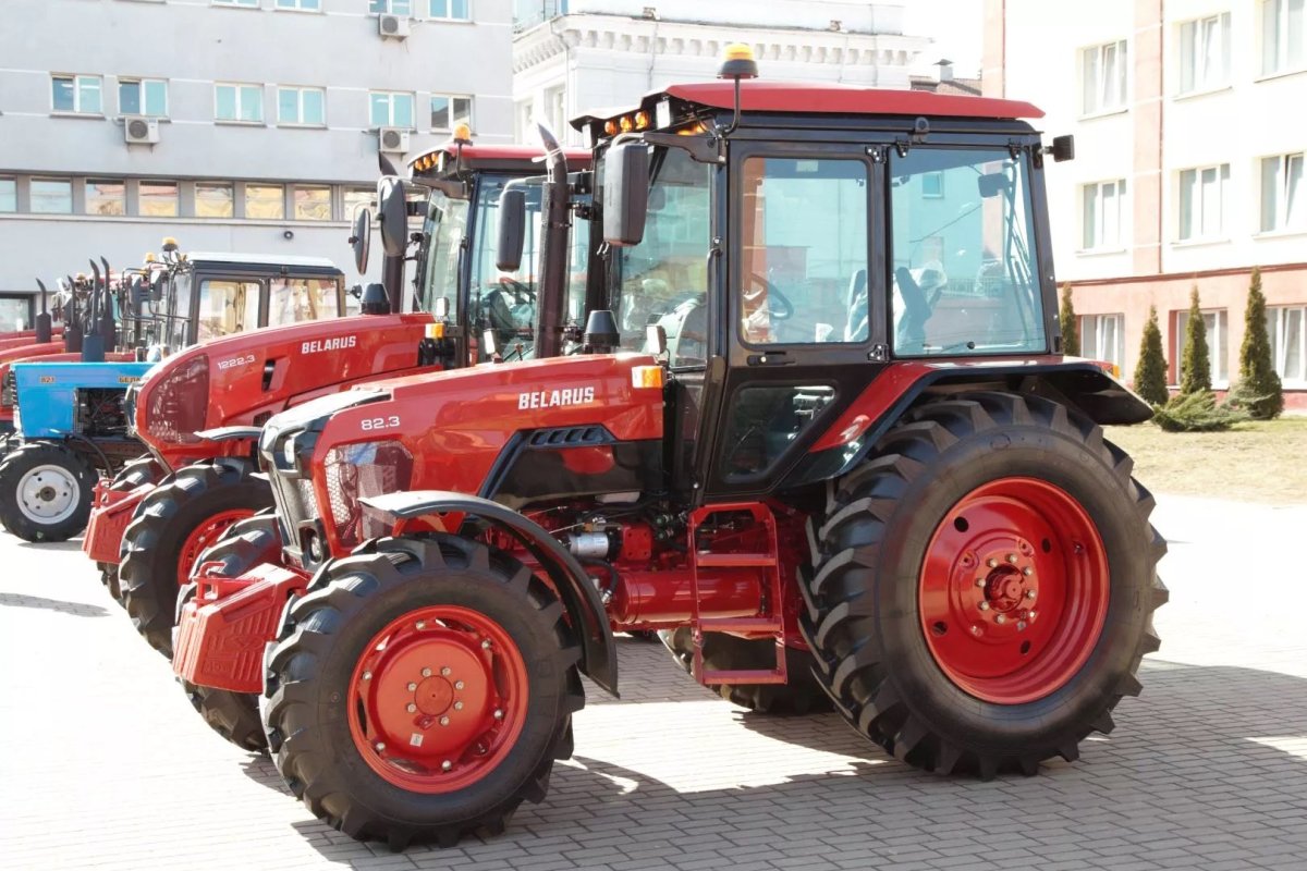 Трактор Беларус 82.3