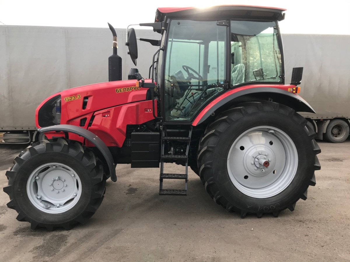 Трактор Беларус 1523
