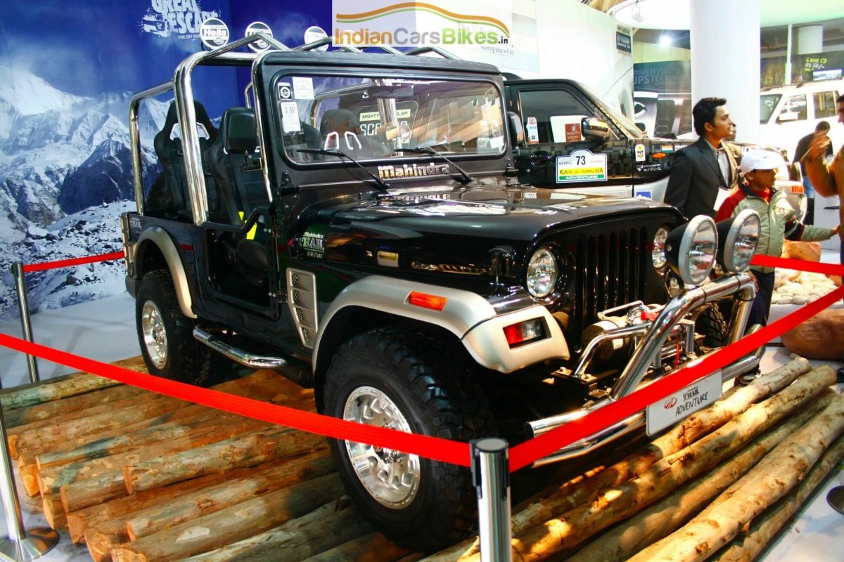 Махиндра джип Thar