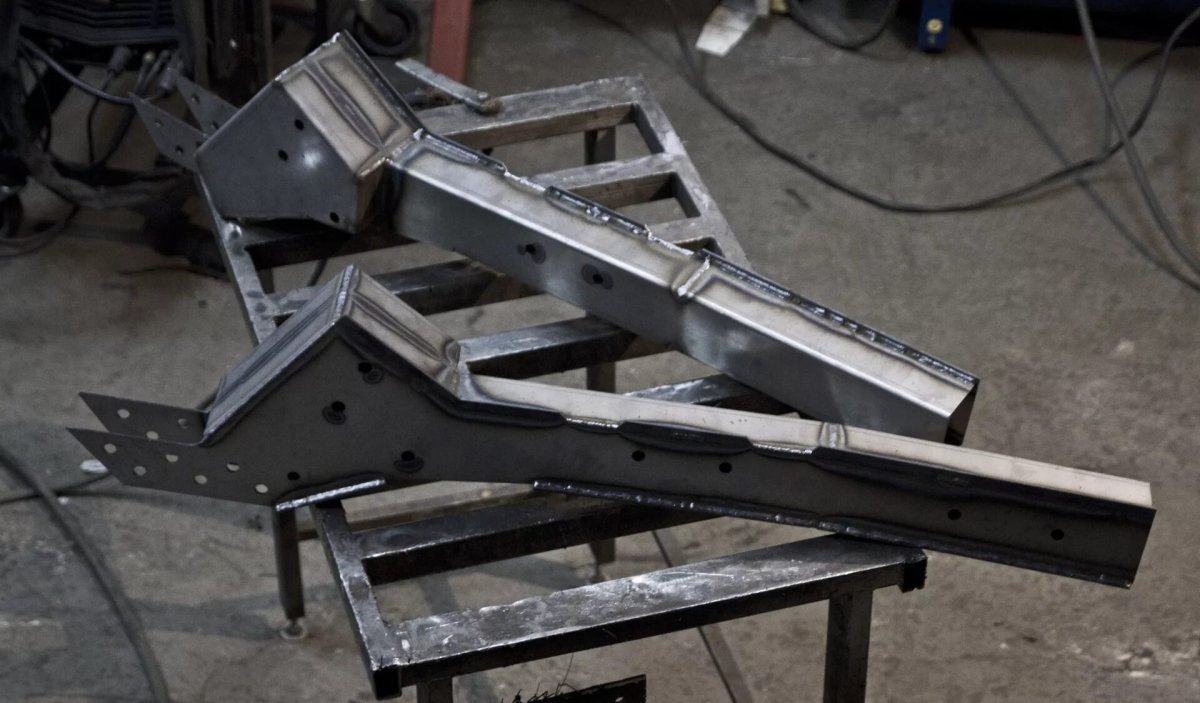 Рама на ниву 2121