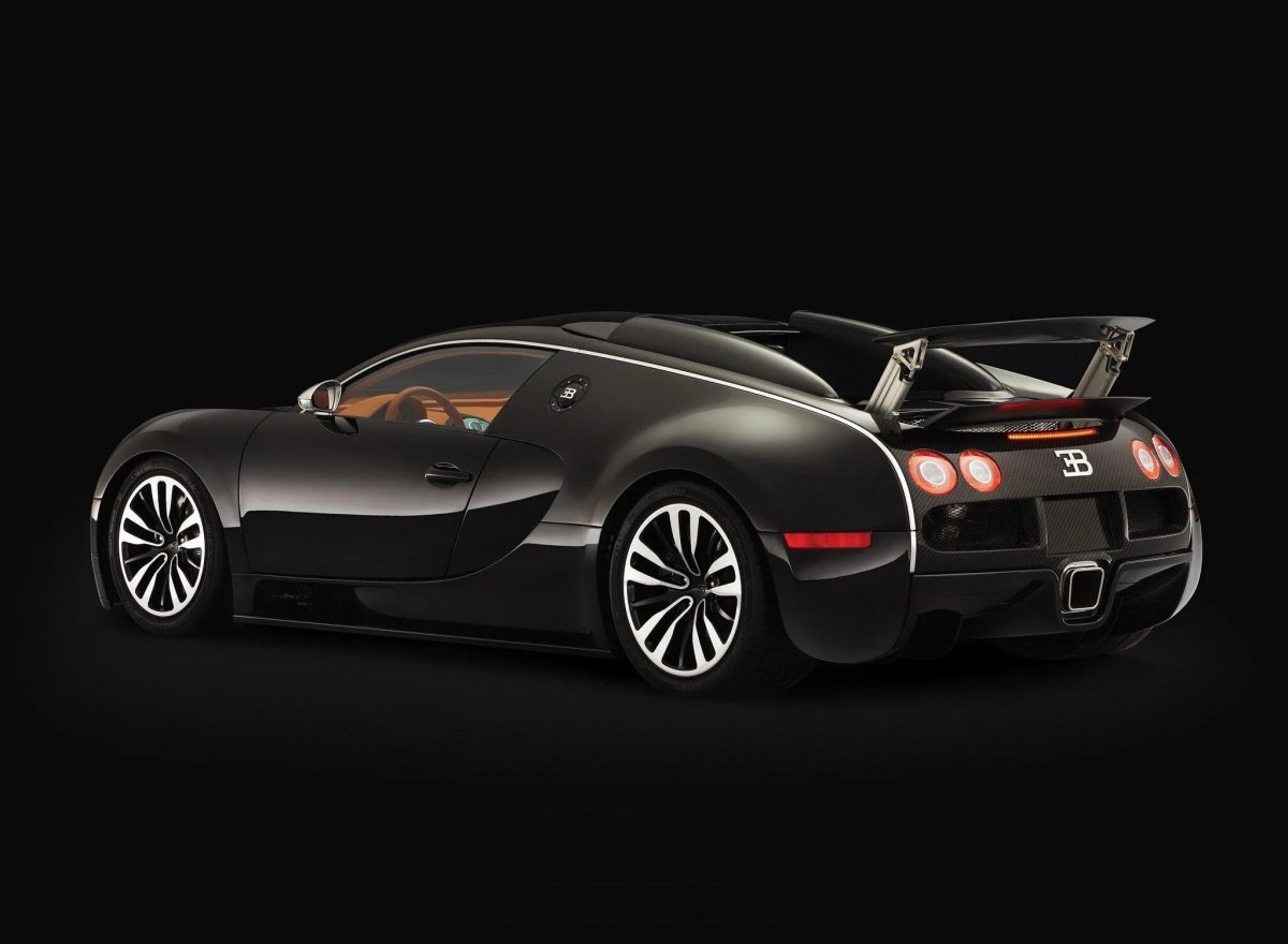 Бугатти Вейрон черная
