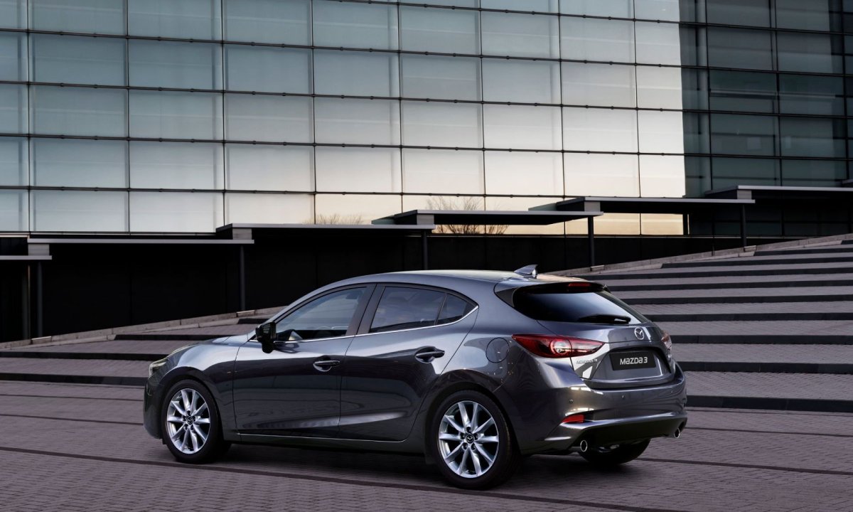 Мазда Аксела 2017 хэтчбек