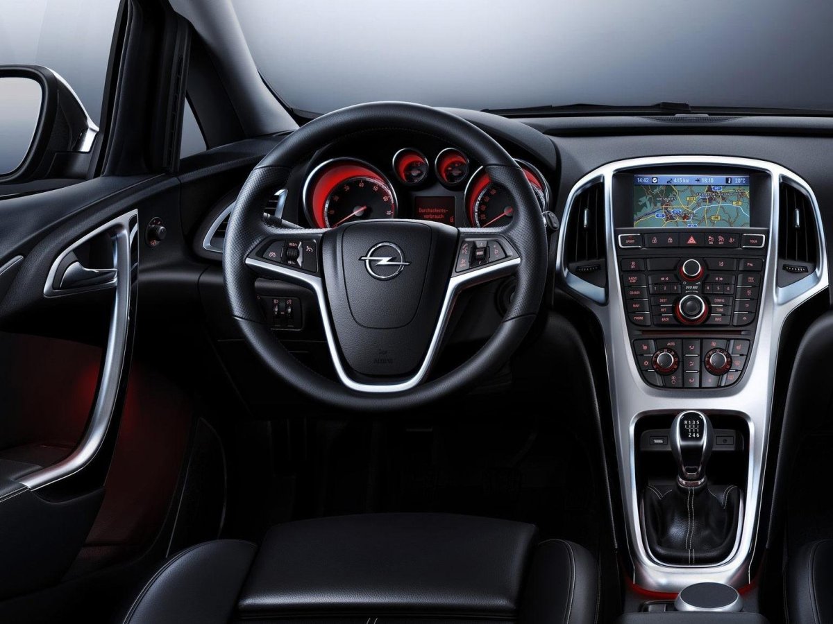 Опель Астра 2015 салон