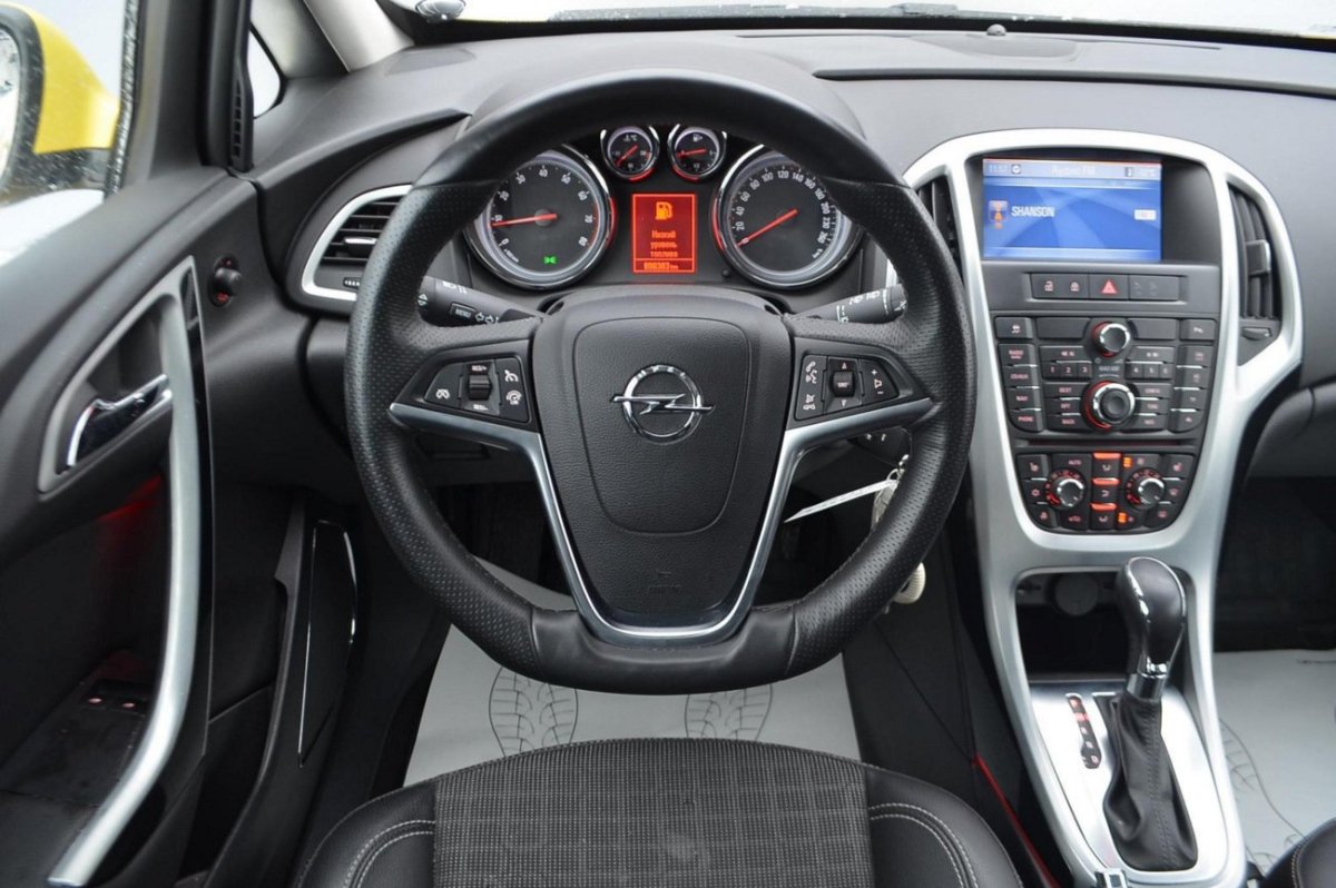 Опель Астра Джи 2012