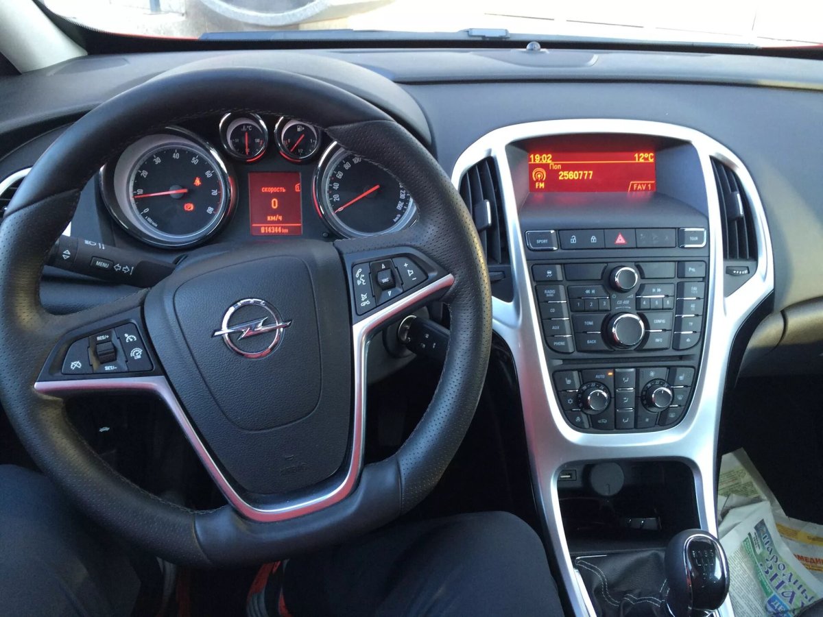Опель Астра j 1.4 турбо салон
