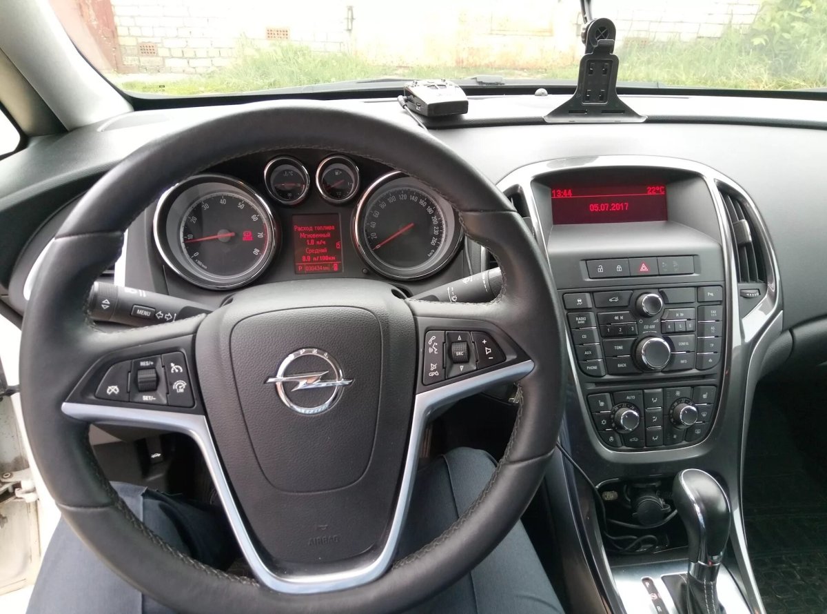 Opel Astra j комплектация s