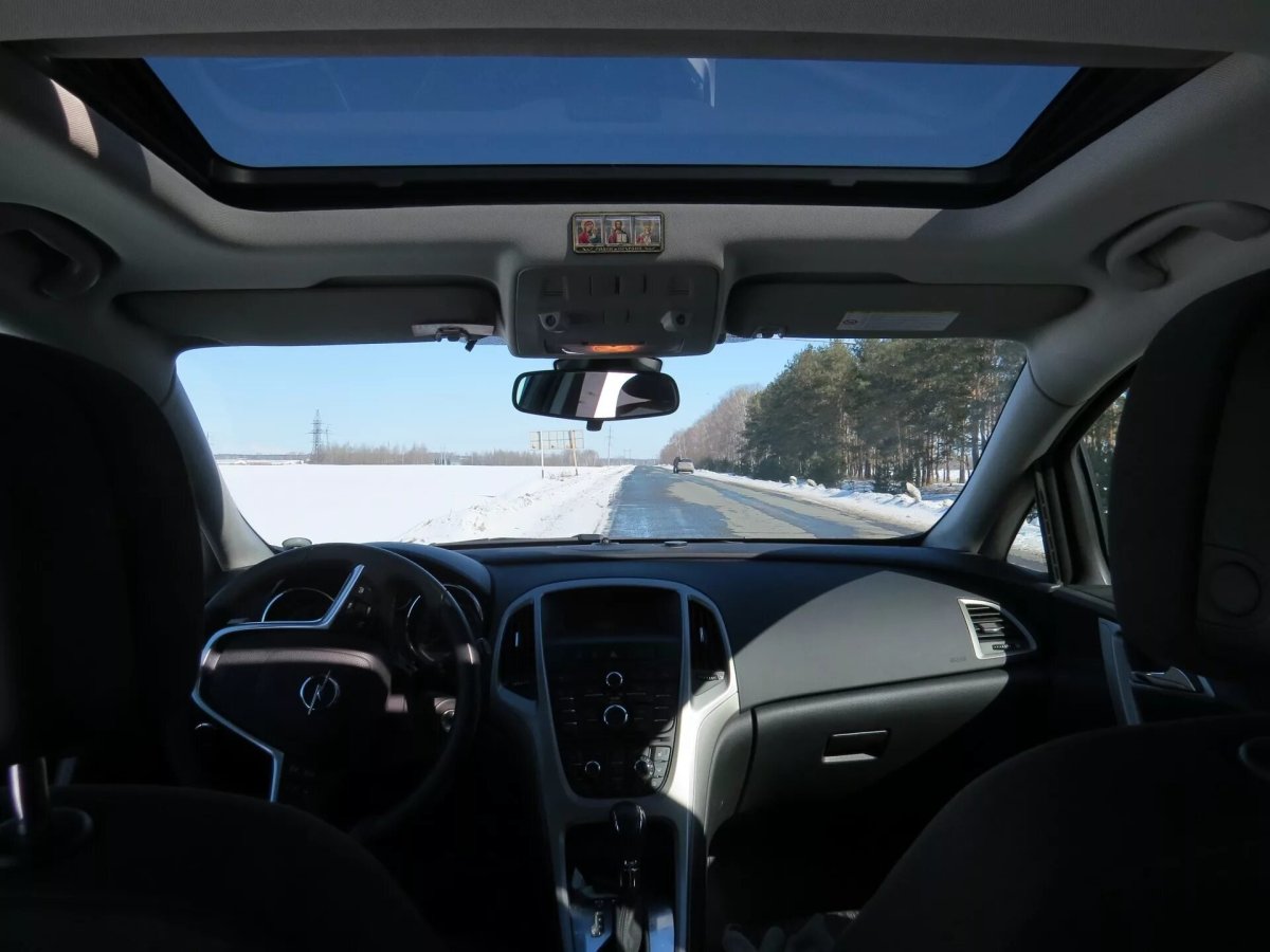 Опель Астра 2011 люк