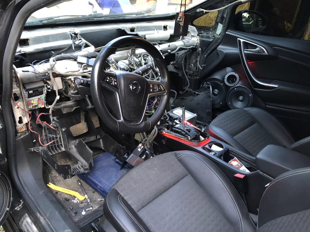 Торпедо Opel Astra j