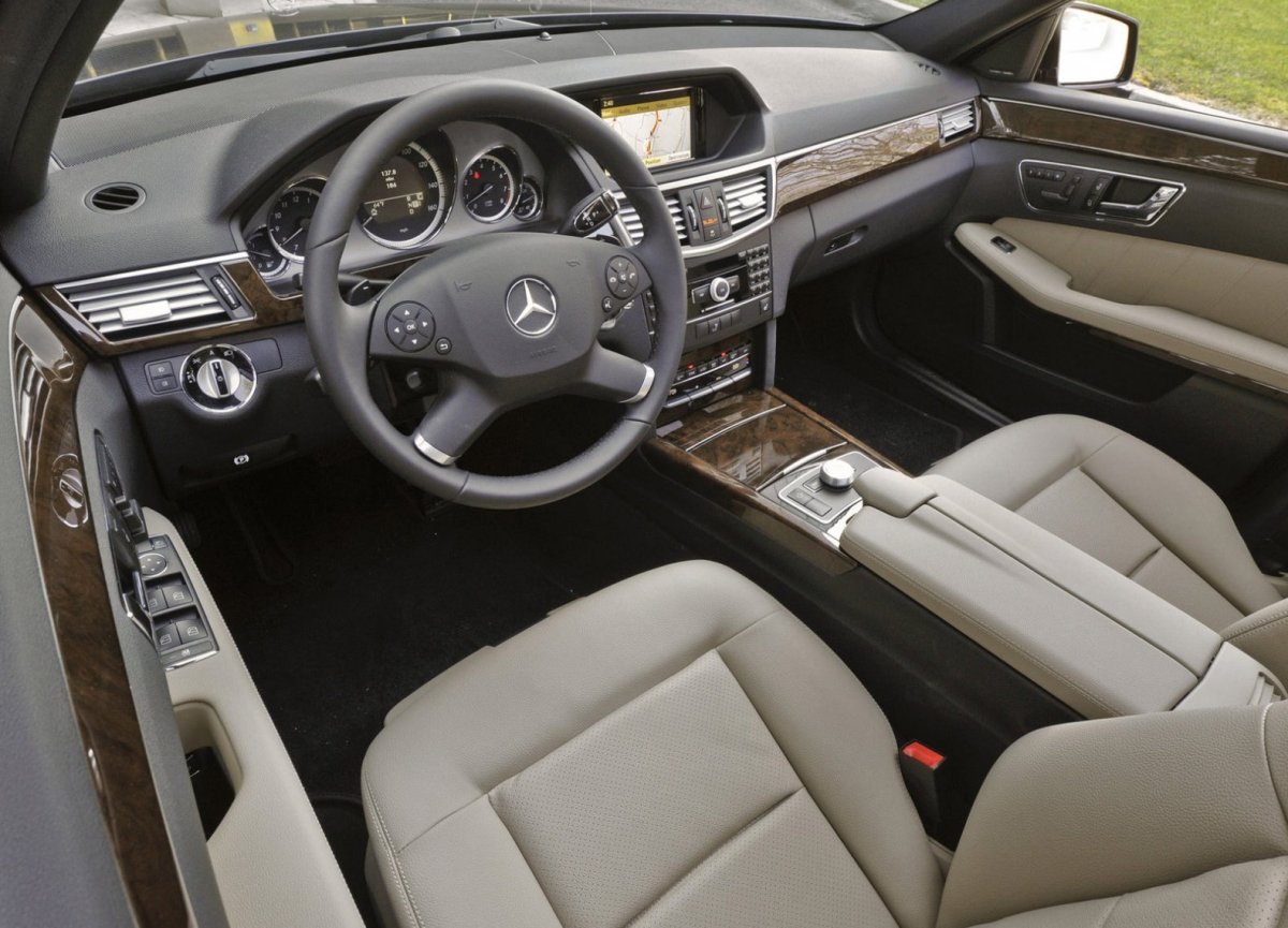 Mercedes e350 4matic салон