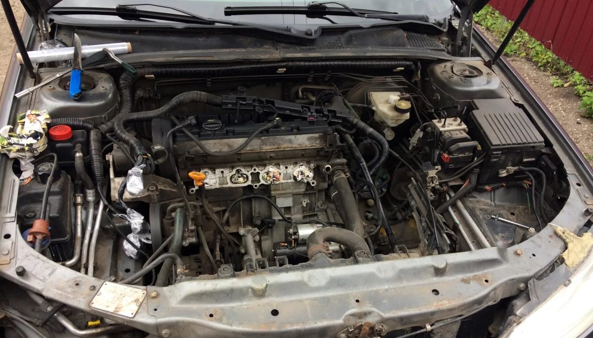Пежо 406 под капотом