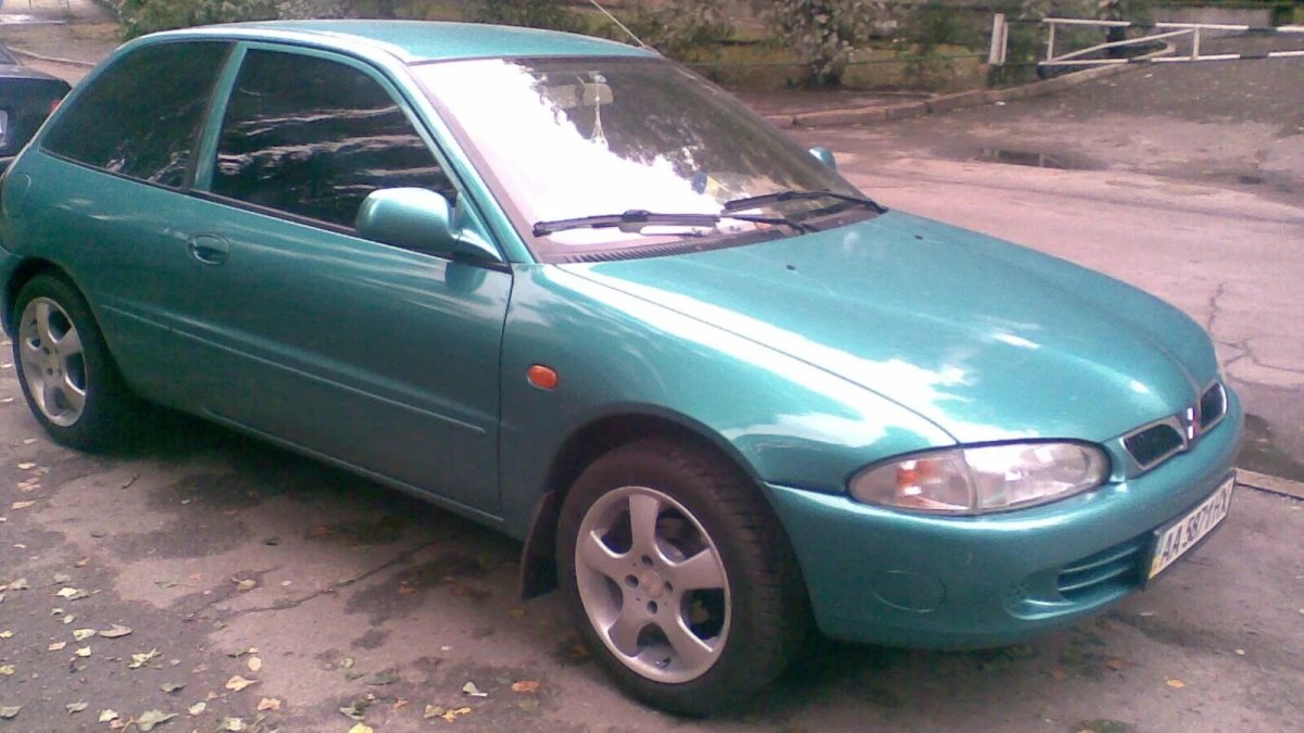 Митсубиси Протон 1998