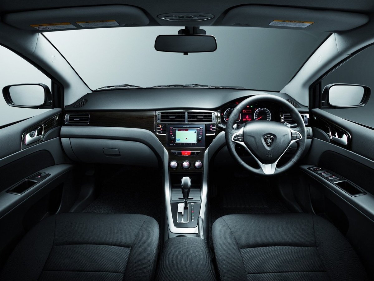 Proton Exora салон