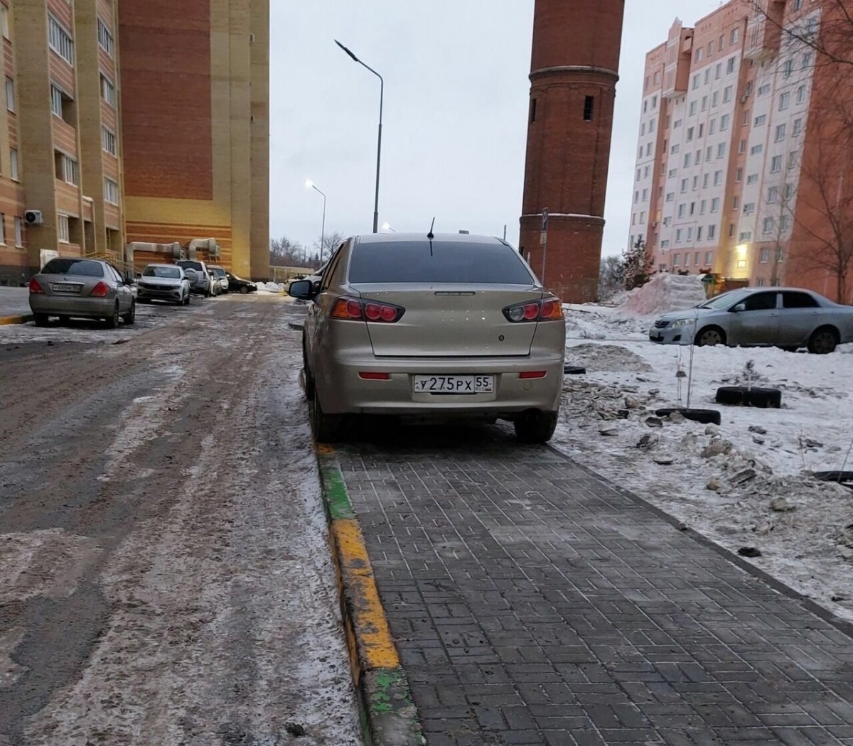 Стоянка на тротуаре