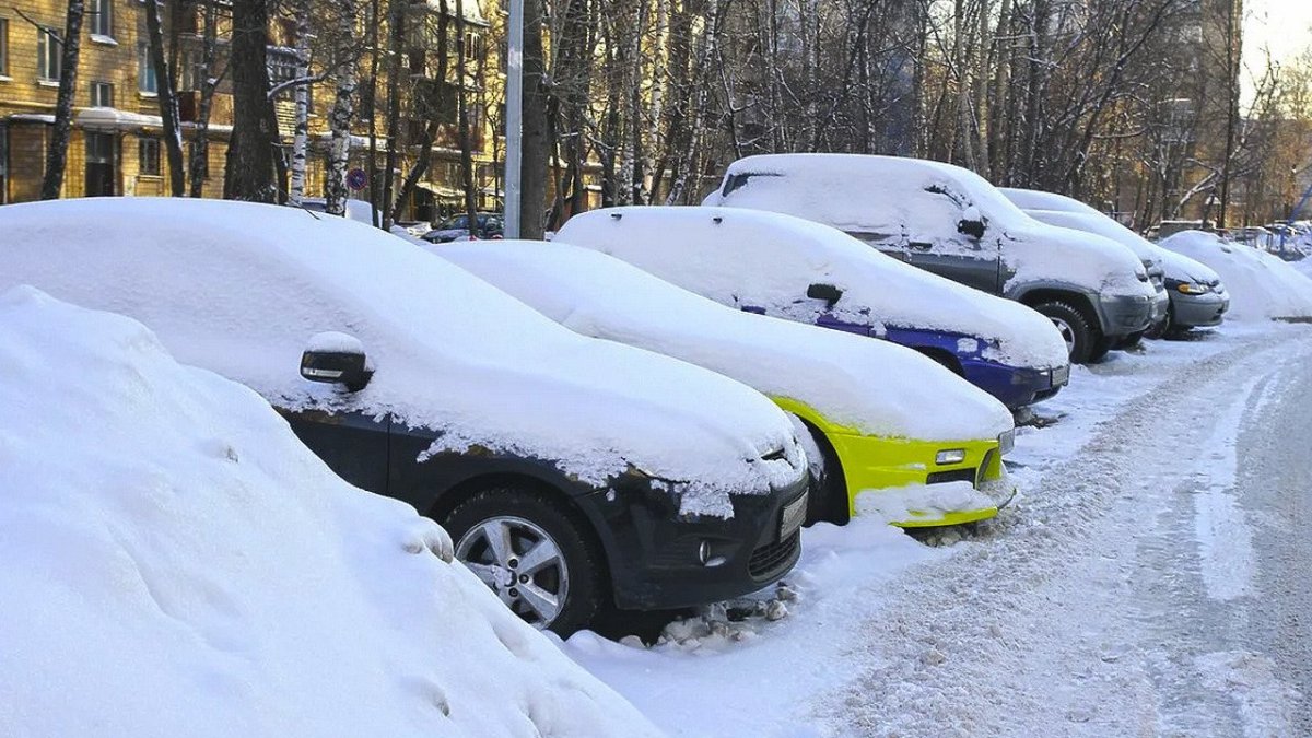 Машина в снегу