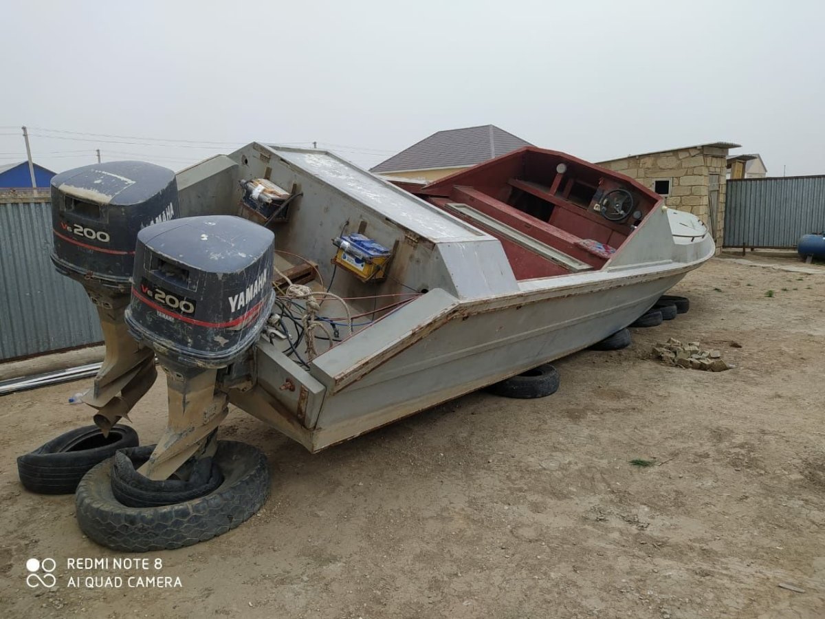 Байда браконьерская с 6 моторами