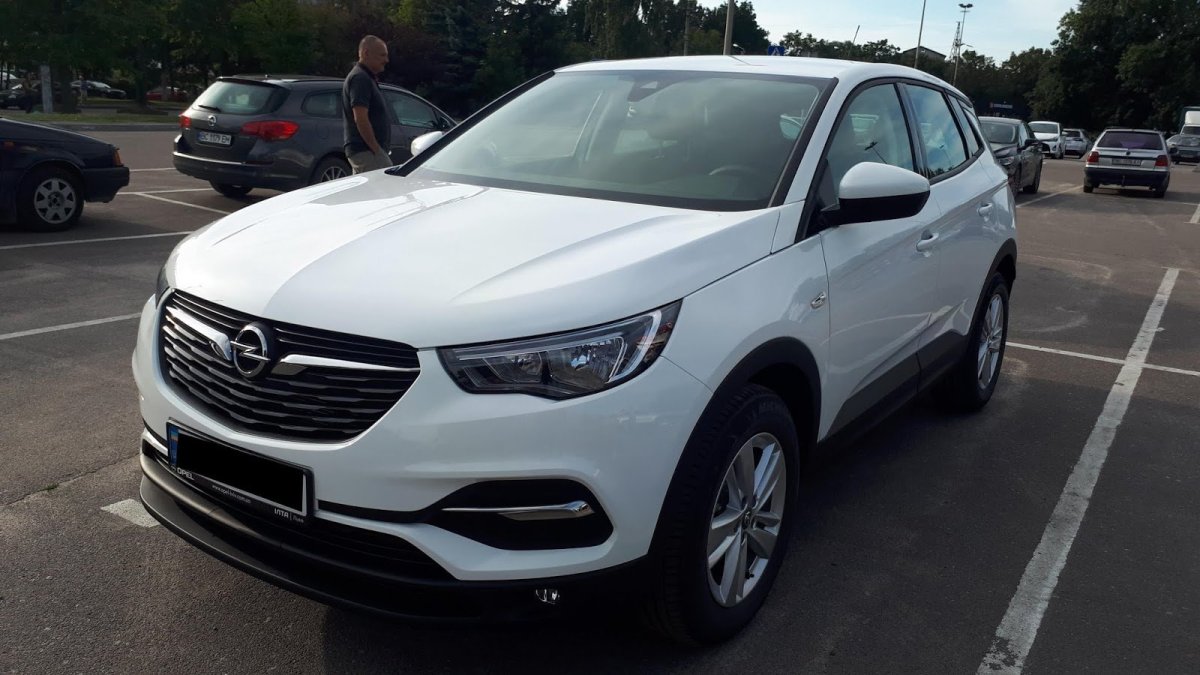 Белый перламутр Opel Grandland x