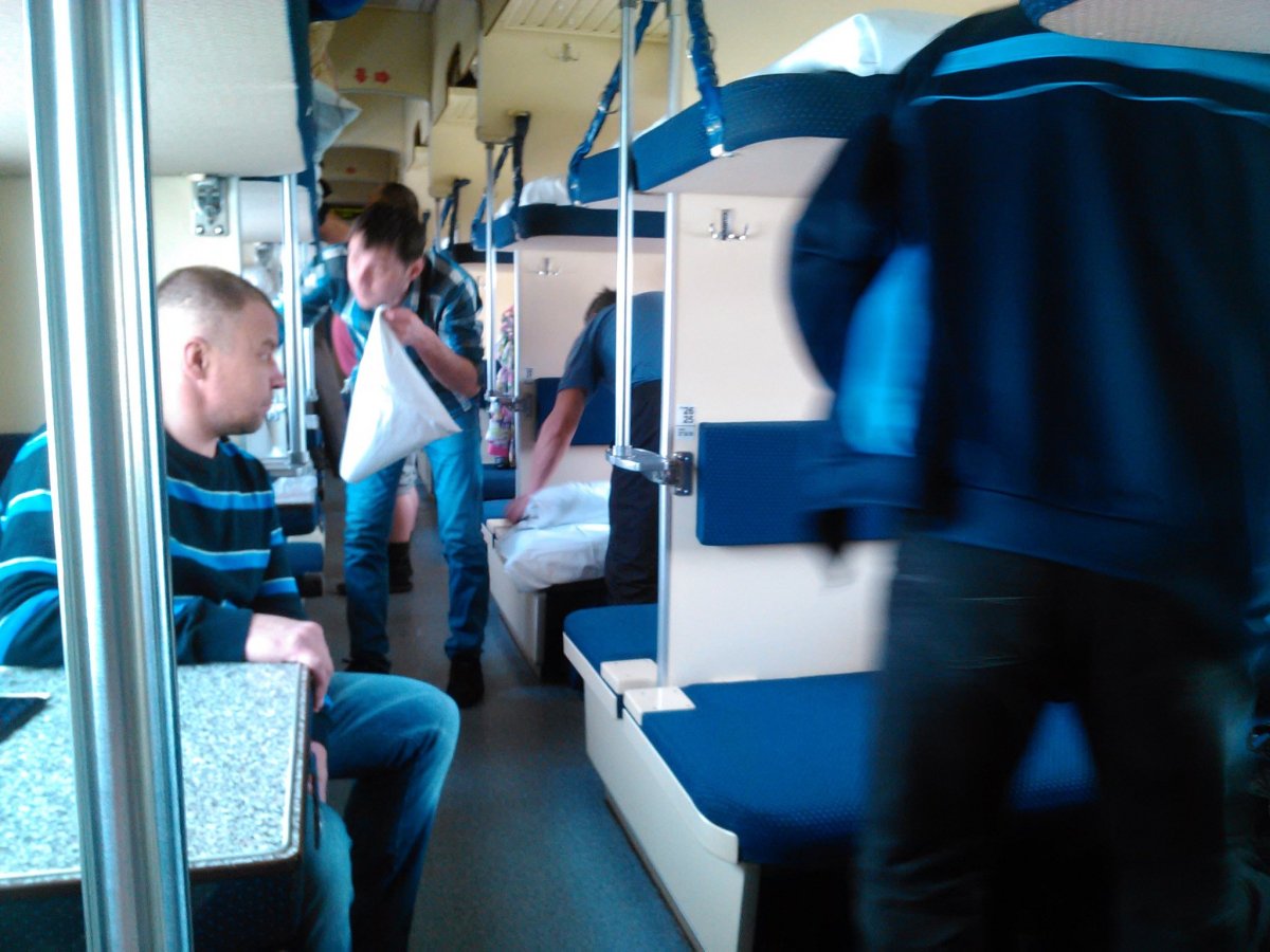 Плацкартный вагон двухэтажного поезда