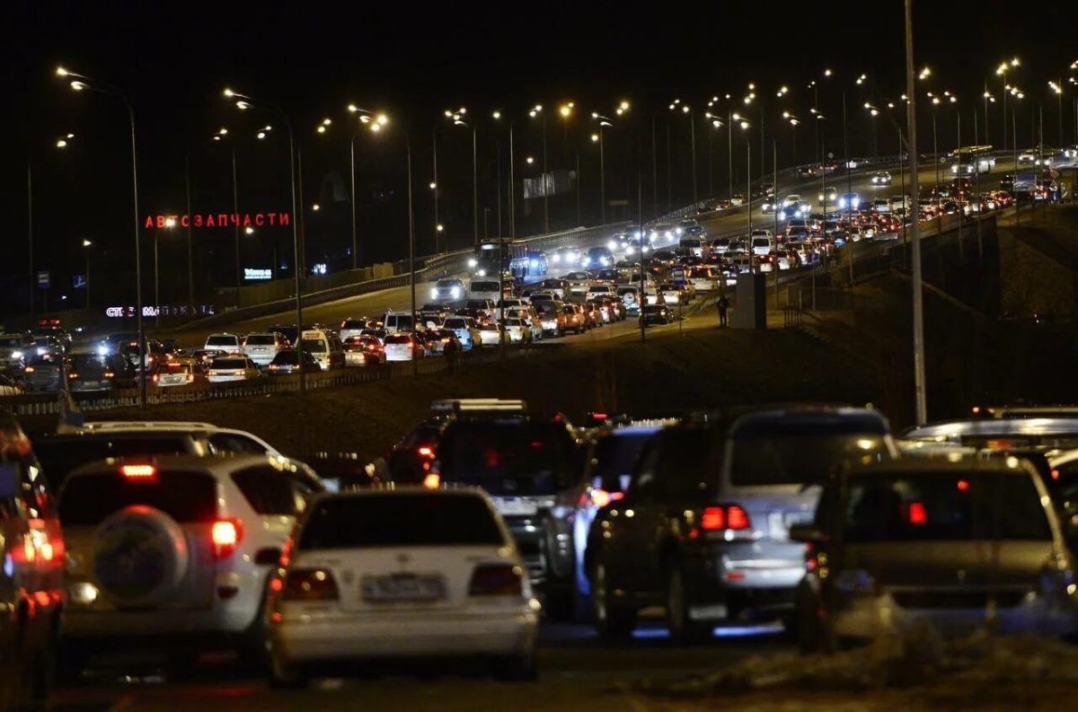 Пробка ночью