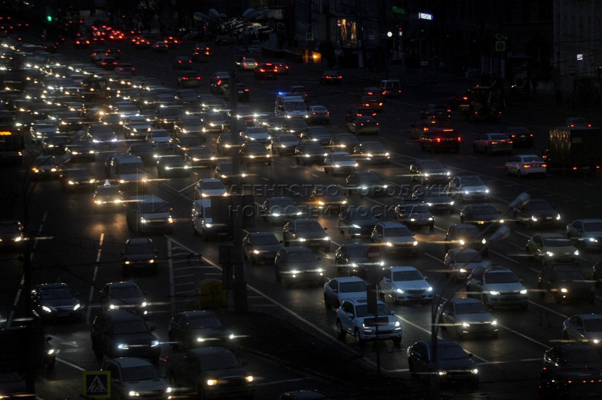 Поток машин в Москве