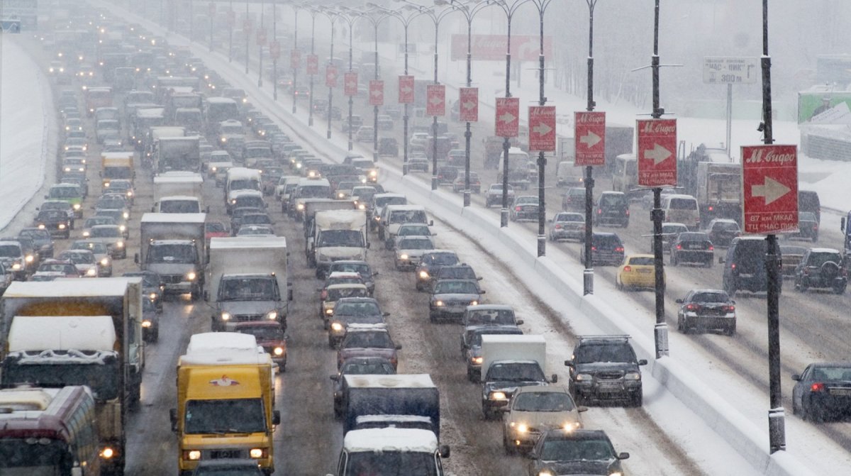 Зимняя Москва дороги