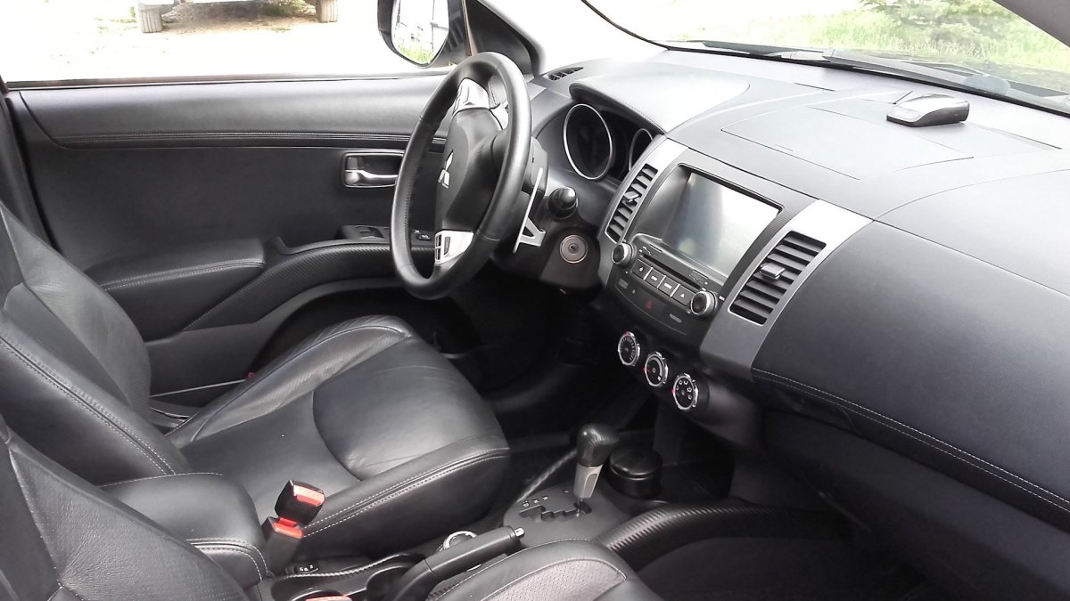 Mitsubishi Outlander 2007 салон