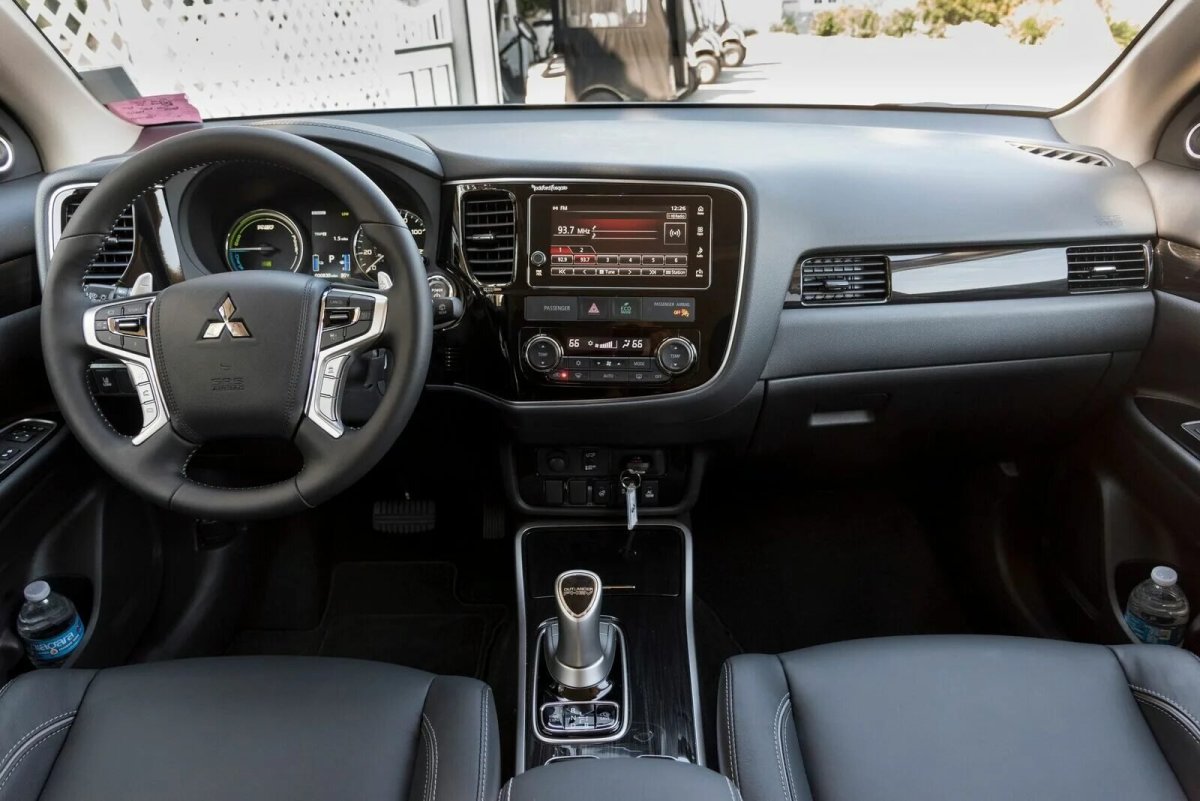 Mitsubishi Outlander gt 2021 салон
