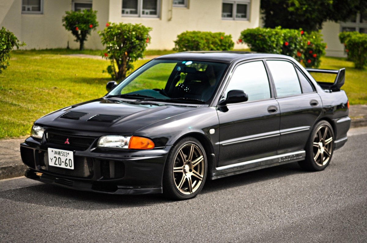 Митсубиси Лансер 3