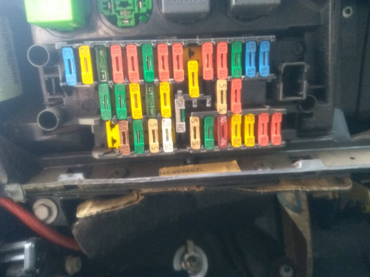 Предохранитель печки Пежо 306